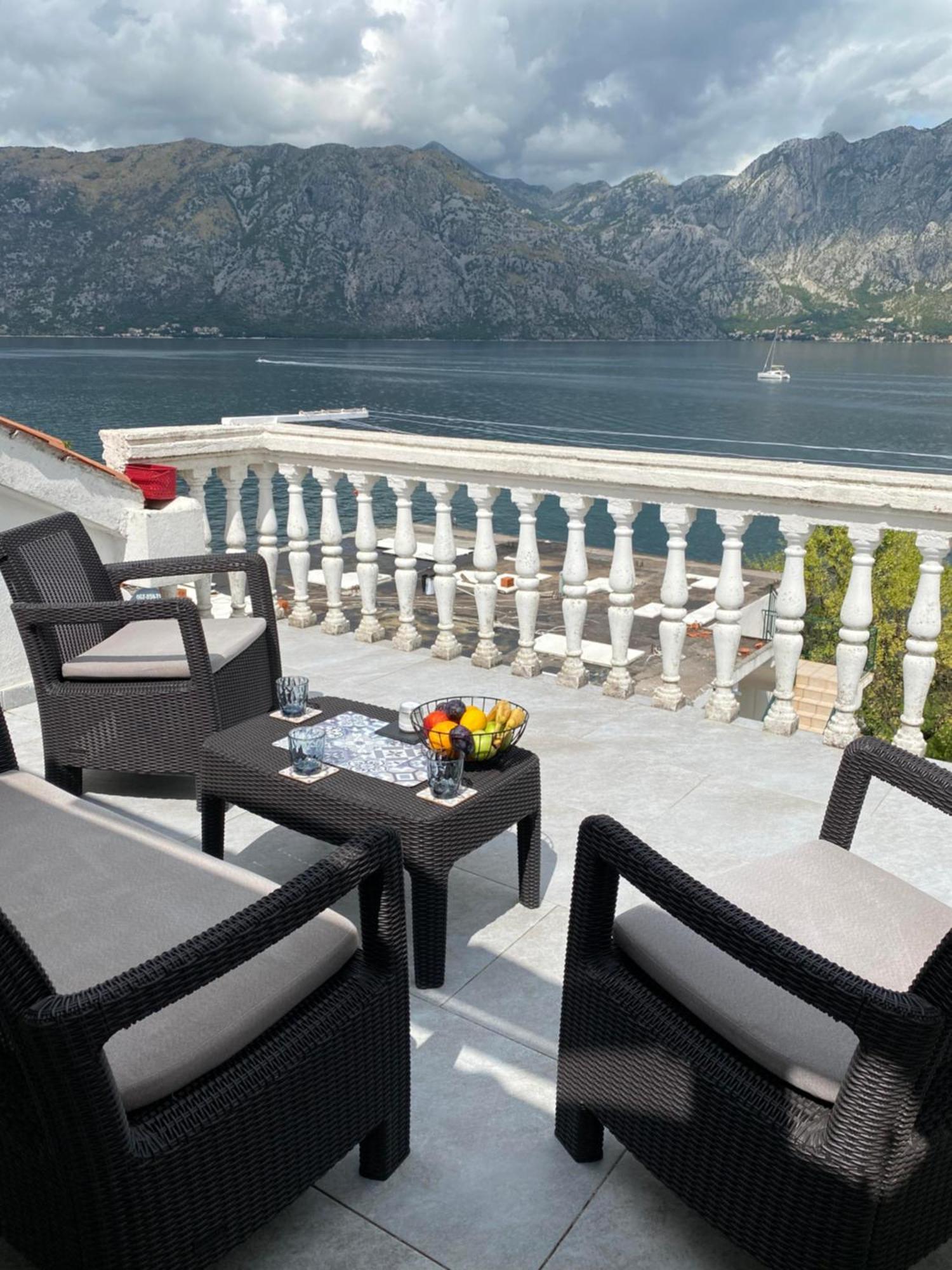 Lux Boka Sea View Apartment Kotor Bagian luar foto